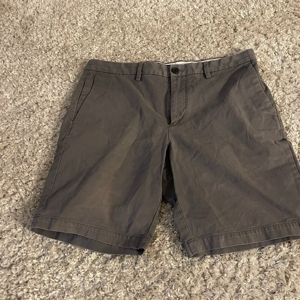Banana Republic Aiden Gray Chino Shorts Men’s 35 - Picture 1 of 5
